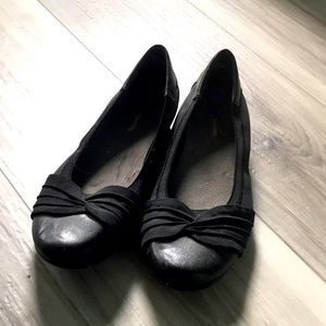 Used black flats